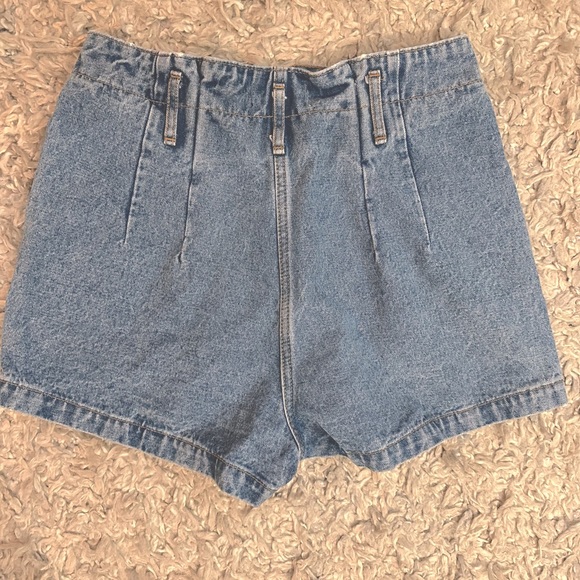 Abercrombie & Fitch - Natural Rise Short - Paper-bag Waist Button Front Denim - Picture 4 of 10